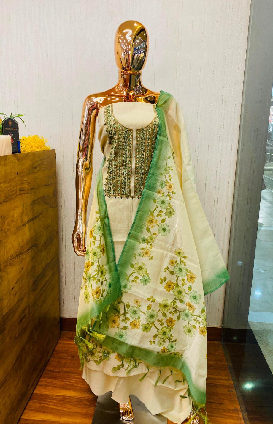 off white & green texture